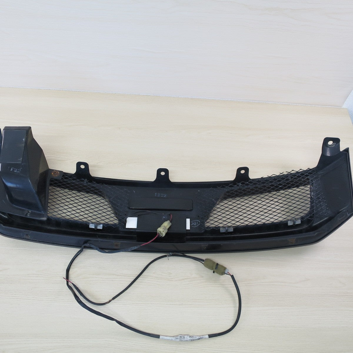 キレイ♪ホンダ GP3 フリード スパイク HYBRID 無限 MUGEN フロント グリル 75100-XLYB-K0S0 ハイブリッド カー パーツ♪ [送料無料]