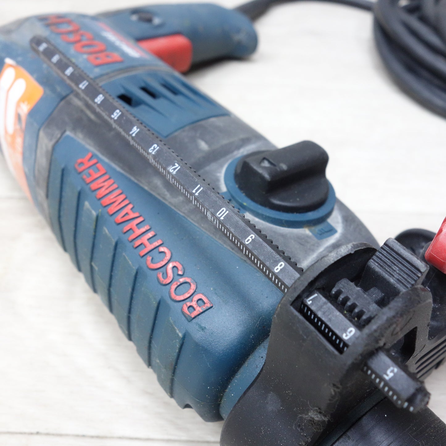 [送料無料] 付属品付き◆ボッシュ 18mm ハンマー ドリル 100V GBH2-18E ケース付き BOSCH 電動 工具◆