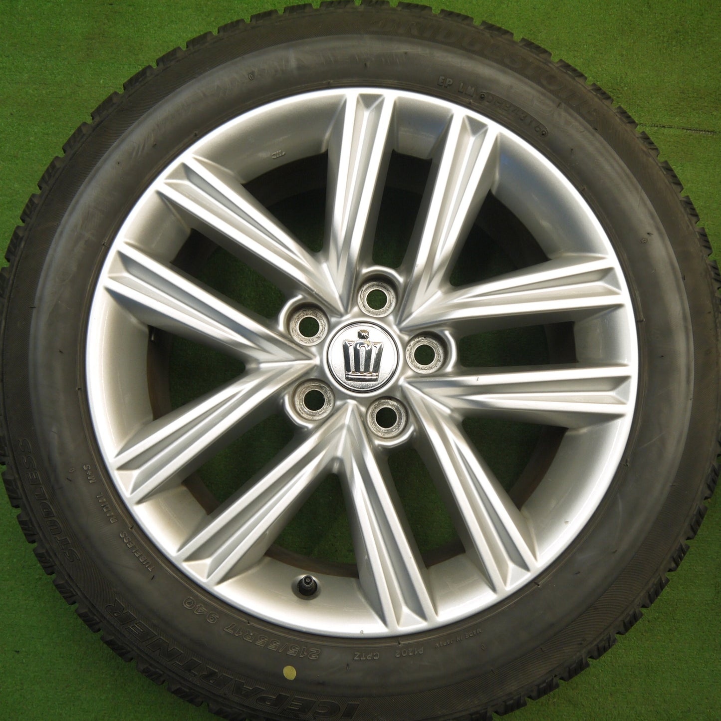 バリ溝！キレイ！8.5分★トヨタ 210系 クラウン アスリート 純正 215/55R17 スタッドレス ブリヂストン アイスパートナー 17インチ PCD114.3/5H★6040105Hス