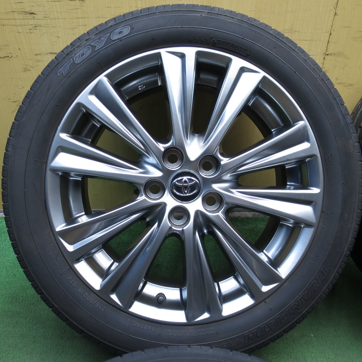 *送料無料* 4本価格★トヨタ 30系 アルファード ヴェルファイア 純正 ハイグロス 235/50R18 トーヨー トランパス R30 PCD114.3/5H★4041604クノ