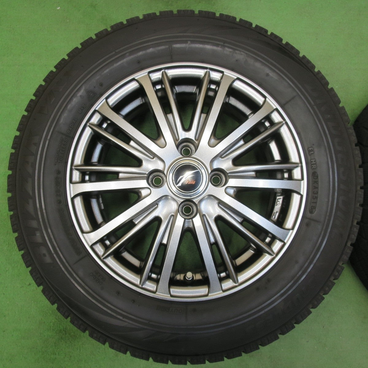 キレイ★スタッドレス 175/70R14 ブリヂストン ブリザック VRX Fang ファング 14インチ PCD100/4H★5032612イス