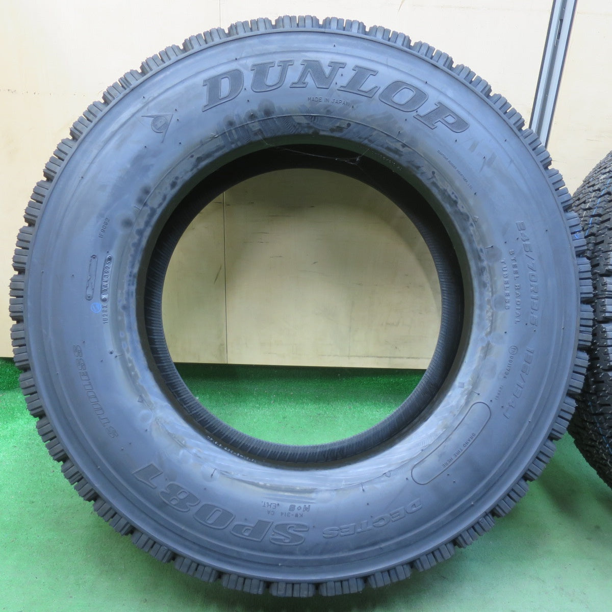 未使用！25年★トラック タイヤ 245/70R19.5 136/134J スタッドレス ダンロップ デクテス SP081 DECTES 19.5インチ★5122202イスタ