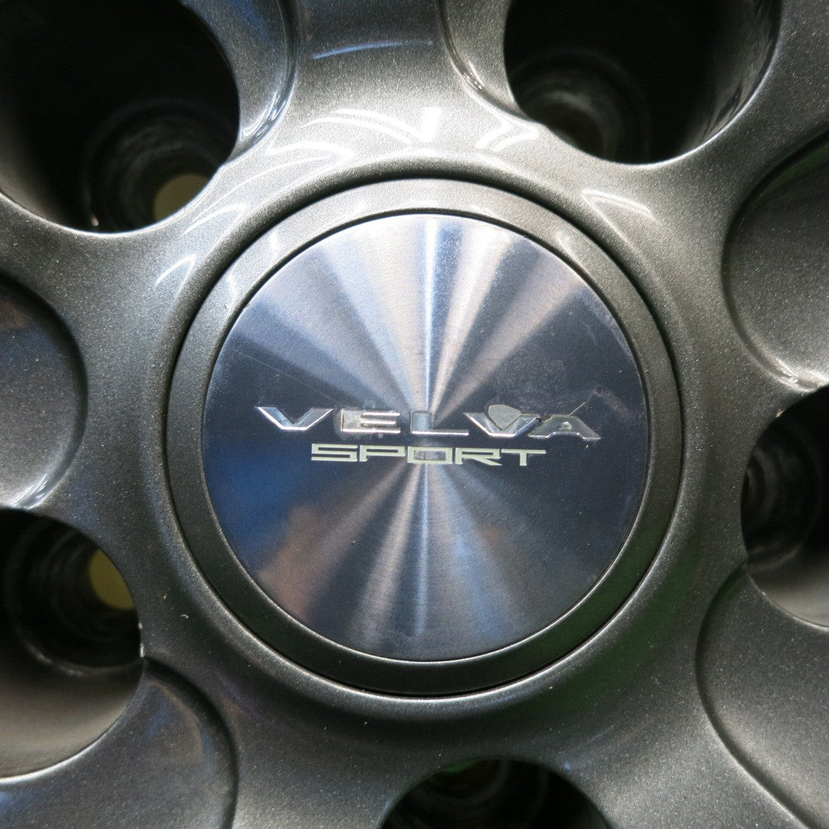 バリ溝！22年！キレイ！9.5分◎スタッドレス 215/70R16 ブリヂストン ブリザック DM-V3 VELVA SPORT ヴェルヴァ スポーツ 16インチ PCD114.3/5H◎6081607HAス
