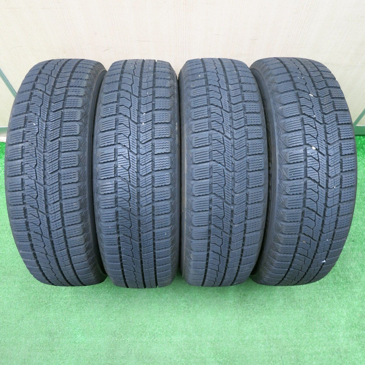 バリ溝！キレイ！8.5分★スタッドレス 175/65R15 トーヨー オブザーブ GIZ2 D.O.S. DOS 15インチ PCD100/4H★5010202NJス