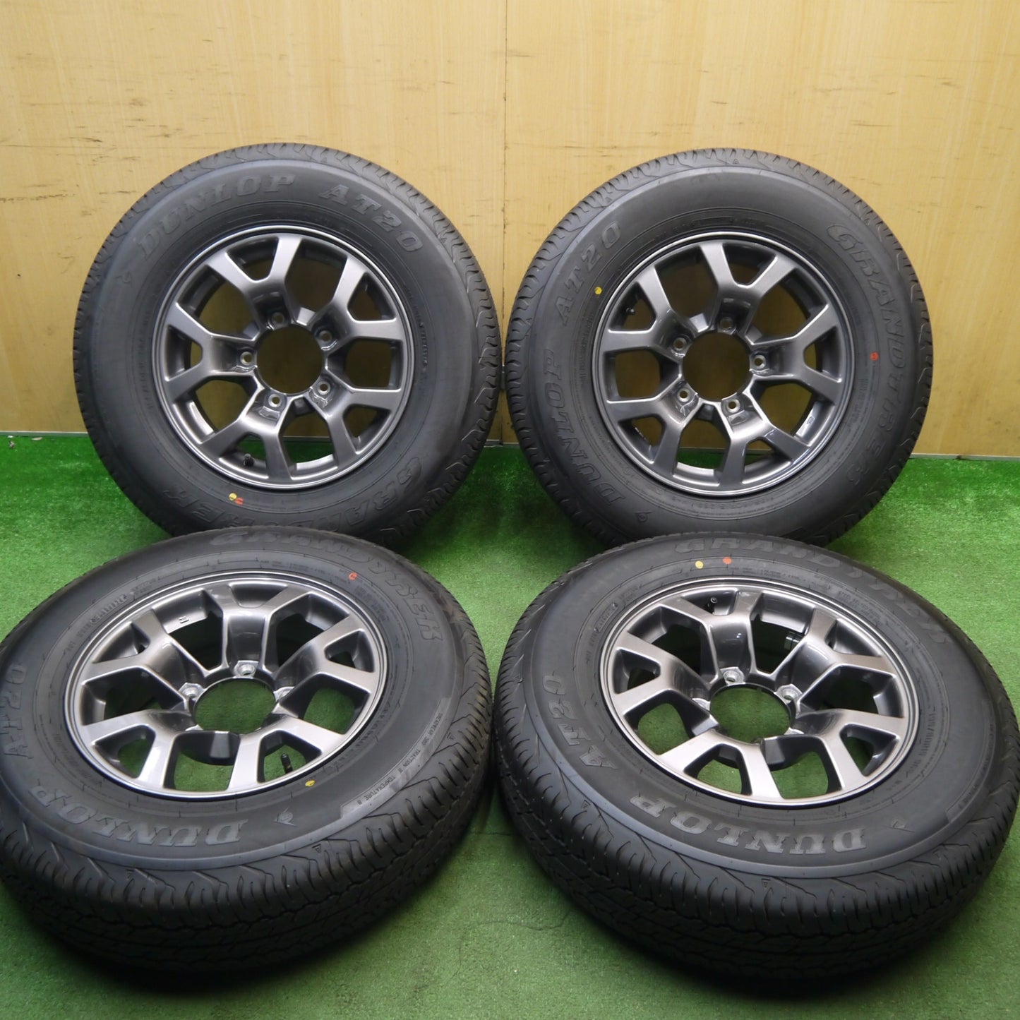 未使用！24年★スズキ JB74W ジムニー シエラ 純正 195/80R15 ダンロップ AT20 グラントレック 15インチ PCD139.7/5H★6022403Hノ