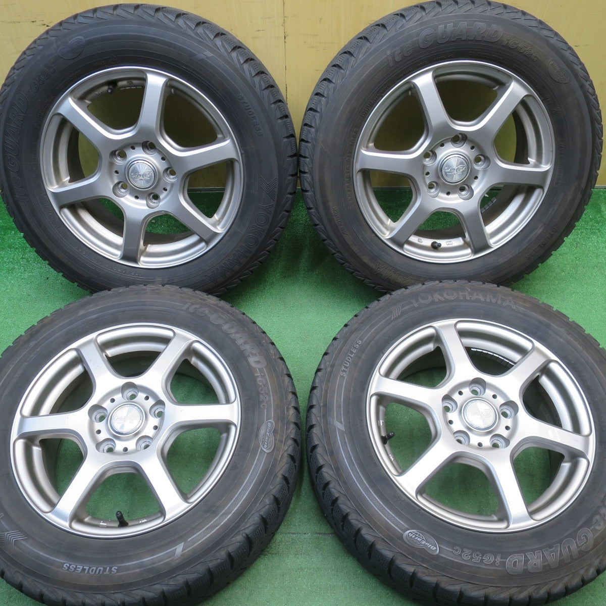 バリ溝！8.5分★スタッドレス 195/65R15 ヨコハマ アイスガード iG52C LAYCEA 02 レイシア 15インチ PCD114.3/5H★6050801NJス