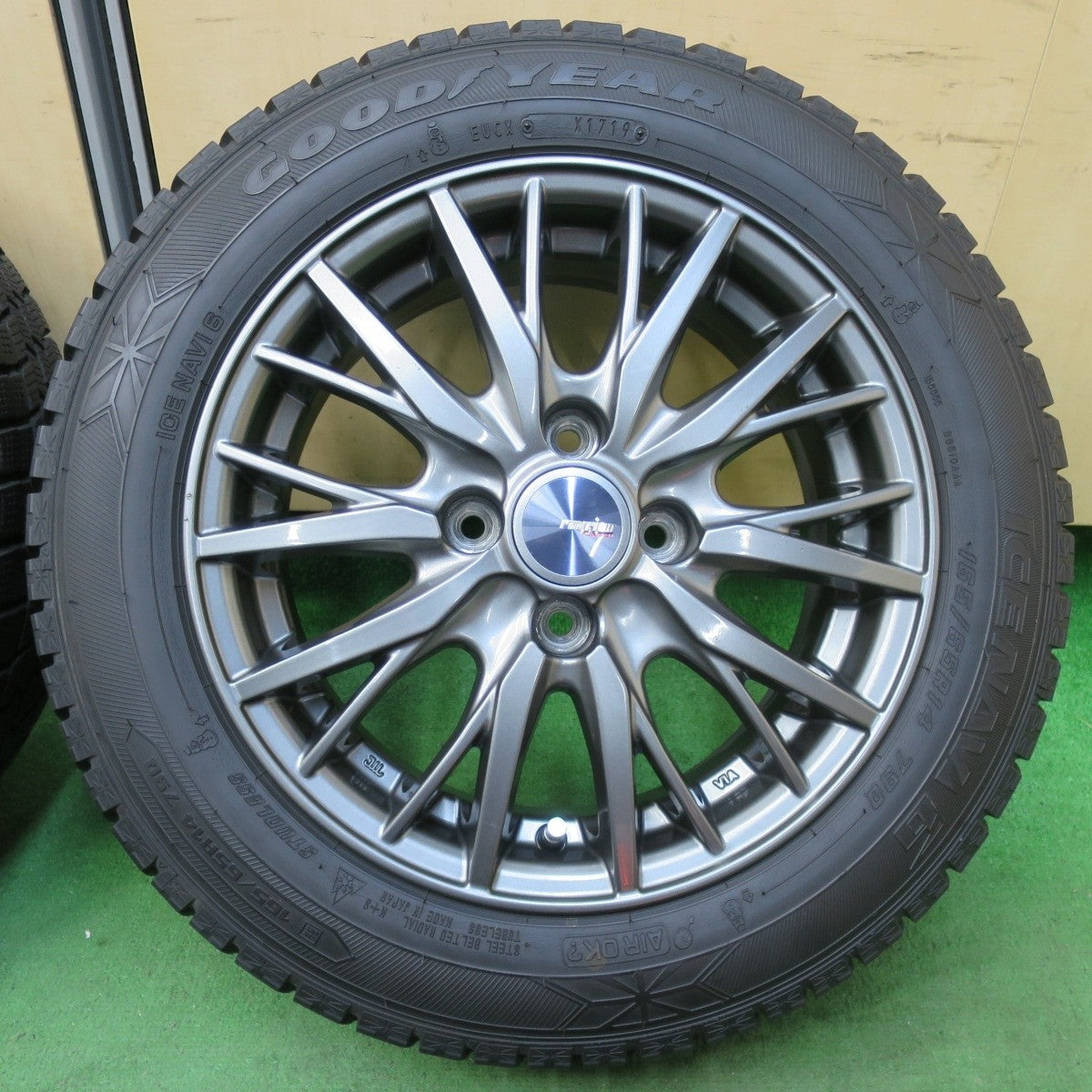 バリ溝！キレイ！9分★スタッドレス 165/65R14 グッドイヤー アイスナビ6 ravrion RM01 ラブリオン 14インチ PCD100/4H★5021415イス