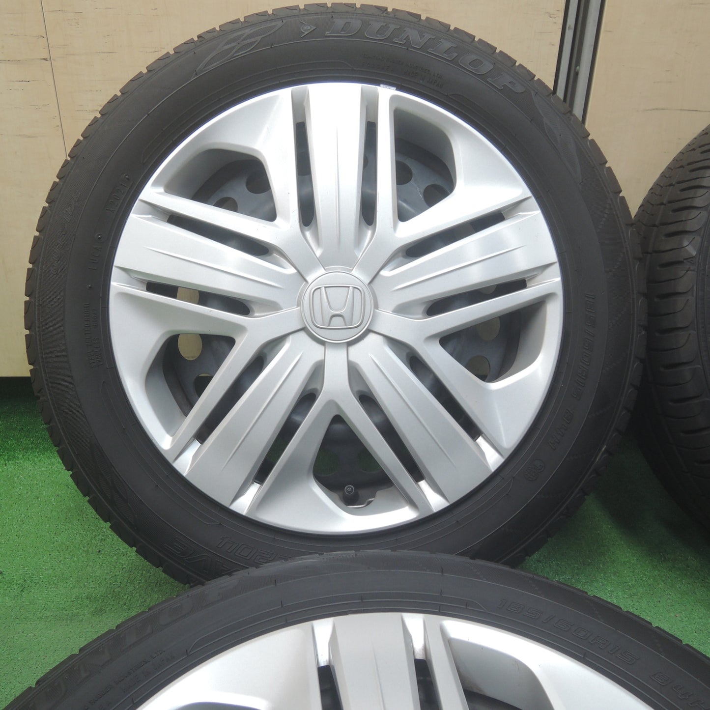 *送料無料* バリ溝！21年！9.5分★ホンダ フィット 純正 スチール 185/60R15 ダンロップ エナセーブ EC204 15インチ PCD100/4H★4042801KMノ