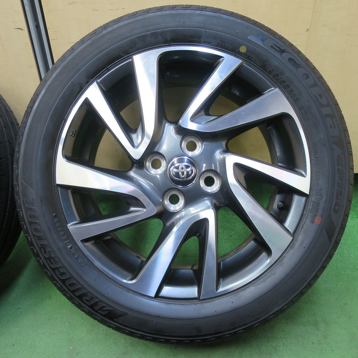 バリ溝！23年！キレイ！9分★トヨタ アクア Z グレード 純正 195/55R16 ブリヂストン エコピア EP150 16インチ PCD100/4H★5053001TTノ