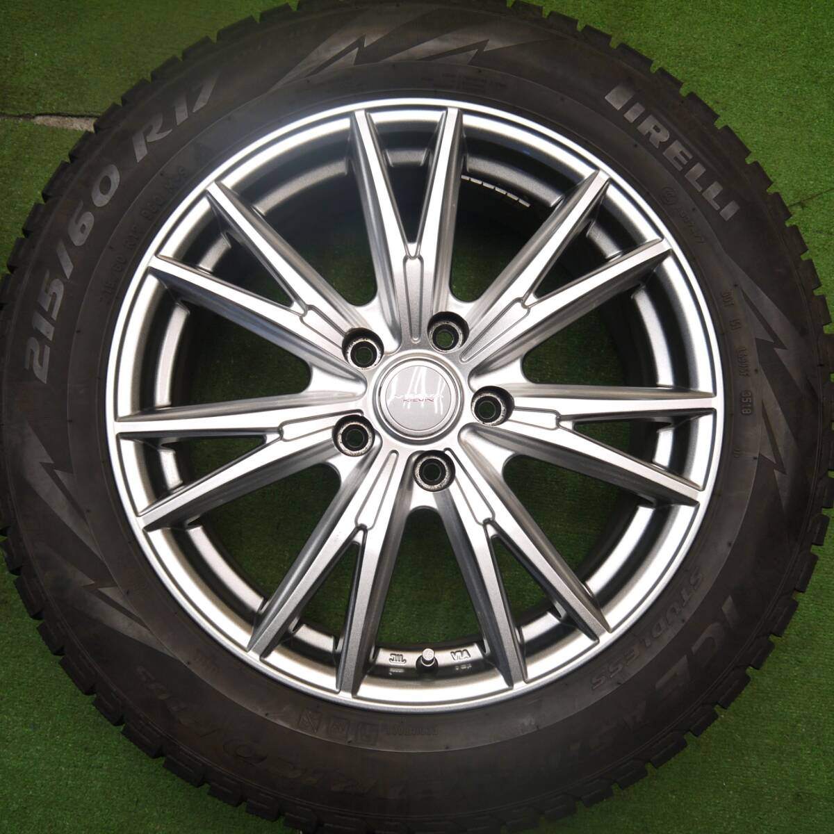 バリ溝！キレイ！8.5分★スタッドレス 215/60R17 ピレリ アイスアシンメトリコ プラス VELVA KEVIN ヴェルヴァ 17インチ PCD114.3/5H★5032403Hス