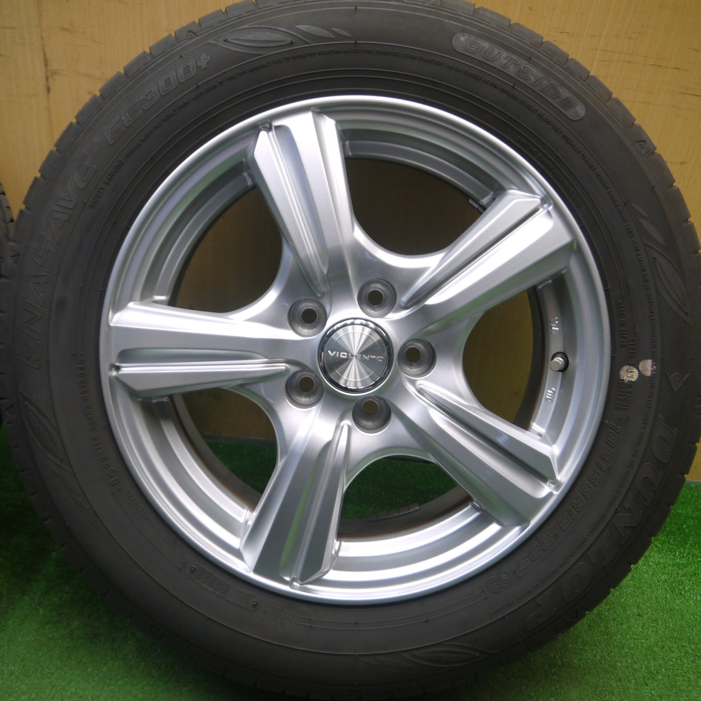 [送料無料] バリ溝！22年！キレイ！8.5分★プリウス 等 185/65R15 ダンロップ エナセーブ EC300+ VIOLENTO ヴィオレント 15インチ PCD100/5H★5021804Hノ