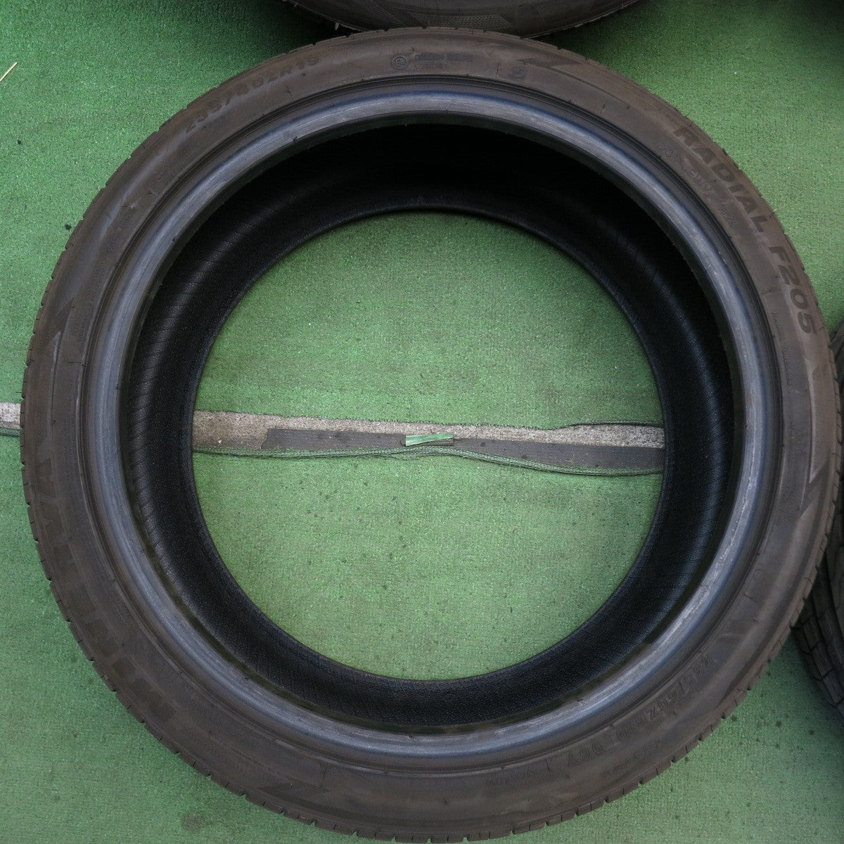 バリ溝！24年！9.5分◎235/40R19 275/40R19 ミネルバ ラジアル F205 タイヤ 19インチ ポルシェ ボクスター パナメーラ 等◎6082603KKノタ