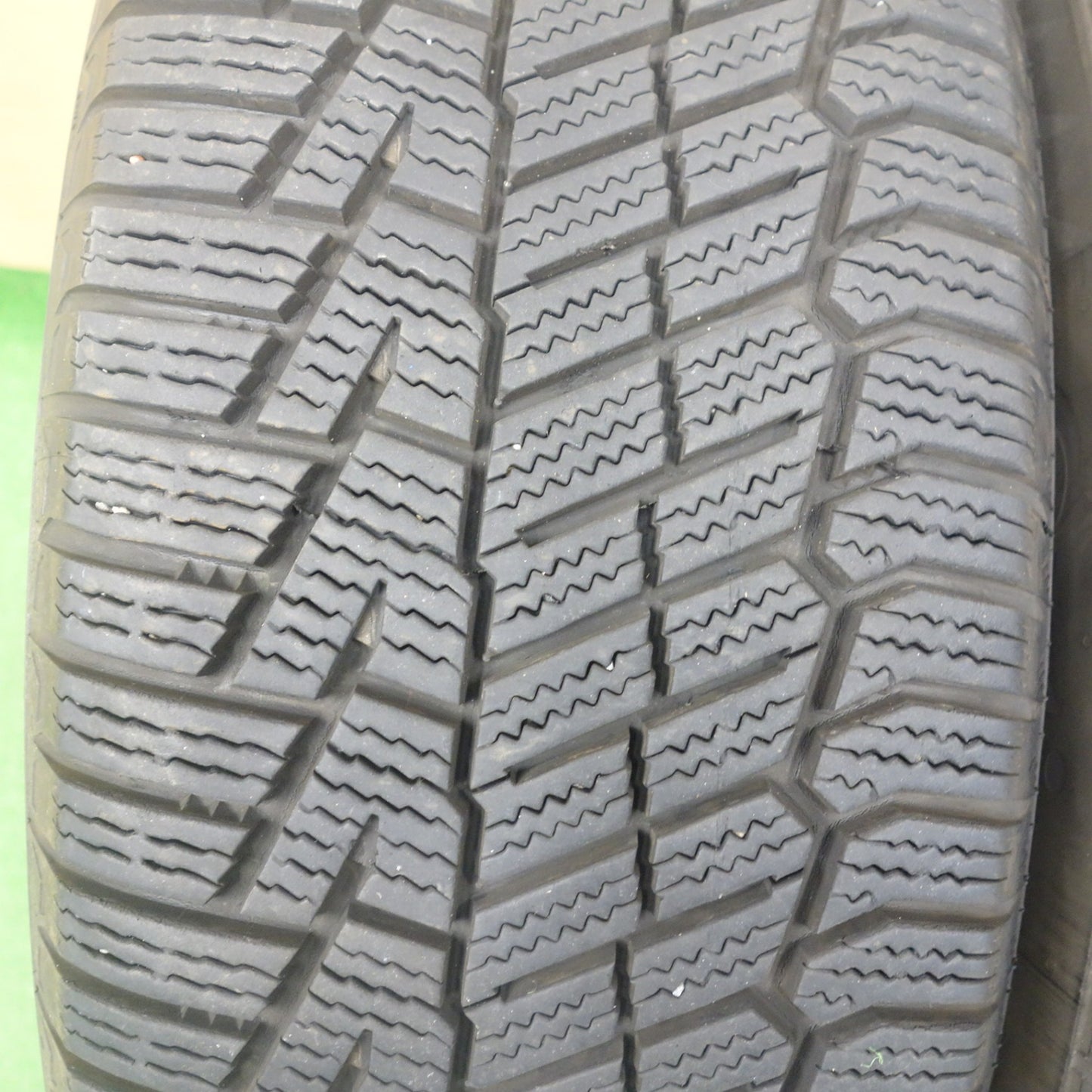 バリ溝！キレイ！8.5分◎ワーゲン ゴルフ トゥーラン 等 純正 205/60R16 スタッドレス コンチネンタル ノースコンタクト NC6 16インチ PCD112/5H◎6070402KTス