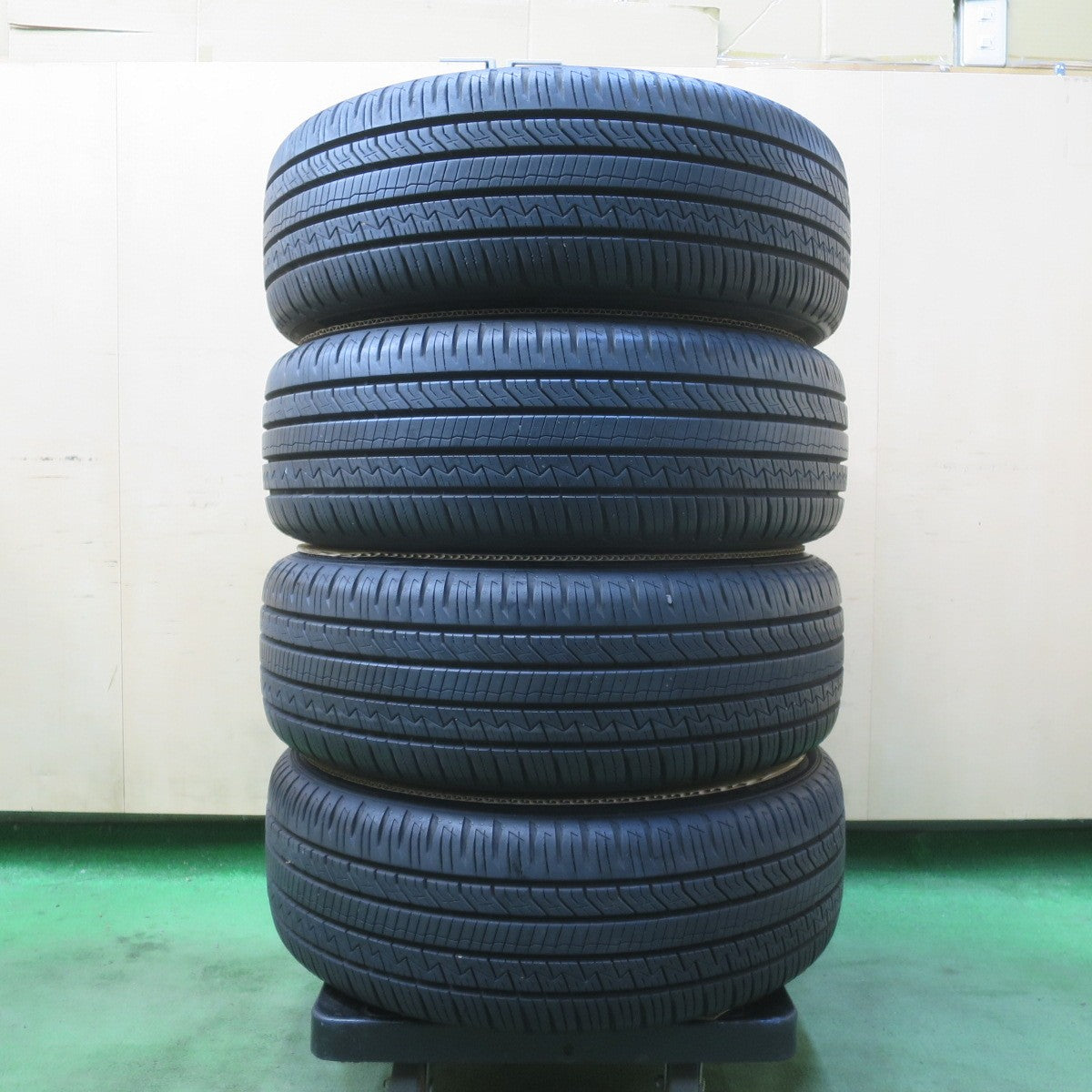 バリ溝！24年！9.5分★トヨタ 50系 プリウス ツーリング 純正 215/45R17 ピレリ P8 FS 17インチ PCD100/5H★6022504イノ