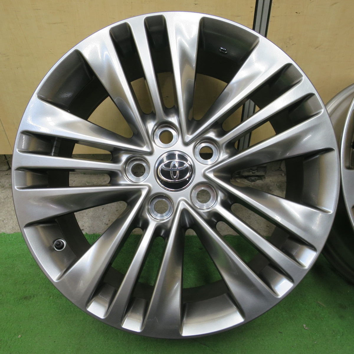 新車外し★トヨタ 40系 アルファード Zグレード 純正 ホイール 18インチ 18×7J PCD120/5H★6063001NGホ