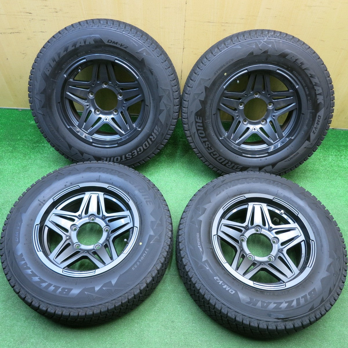 キレイ！21年★ジムニー 等 MAD CROSS JB-01 195/80R15 スタッドレス ブリヂストン ブリザック DM-V2 マッドクロス 15インチ PCD139.7/5H★5121111HAス