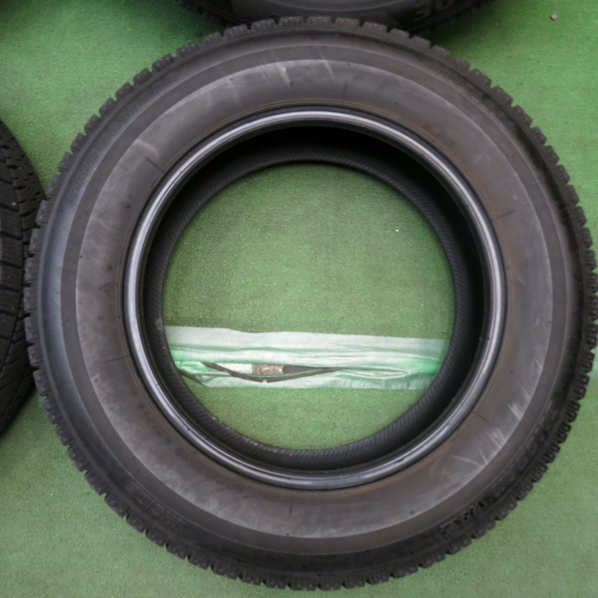 バリ溝！9分◎スタッドレス 205/65R16 ブリヂストン ブリザック VRX2 タイヤ 16インチ ヤリスクロス エスティマ カムリ セレナ 等◎6100201KKスタ