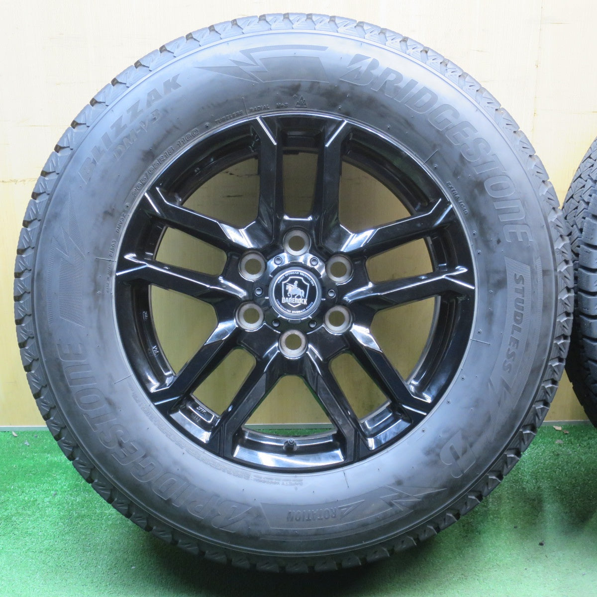 バリ溝！24年！9.5分★スタッドレス 265/65R18 ブリヂストン ブリザック DM-V3 BAREROCK BISON KOSEI ベアロック バイソン 18インチ PCD139.7/6H★6051906NJス