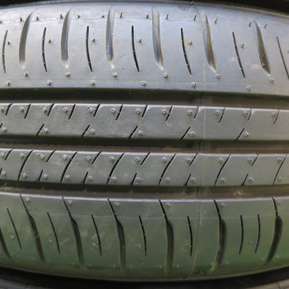 [送料無料] 新車外し！24年★165/65R15 ダンロップ エナセーブ EC300+ タイヤ 15インチ タフト ソリオ デリカ D:2 等★5030613イノタ