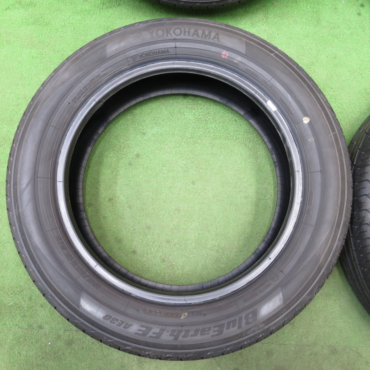 新車外し！25年★165/65R15 ヨコハマ BluEarth-FE AE30 ブルーアース 15インチ タイヤ デリカ D:2 ソリオ タフト 等★6030702NGノタ
