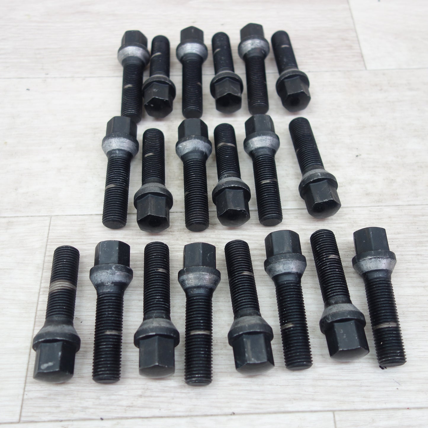 [送料無料] ☆ランボルギーニ ウルス iiD ホイール スペーサー 21mm PCD130/5H 84φ BHA-003299-21 ベンツ 等☆