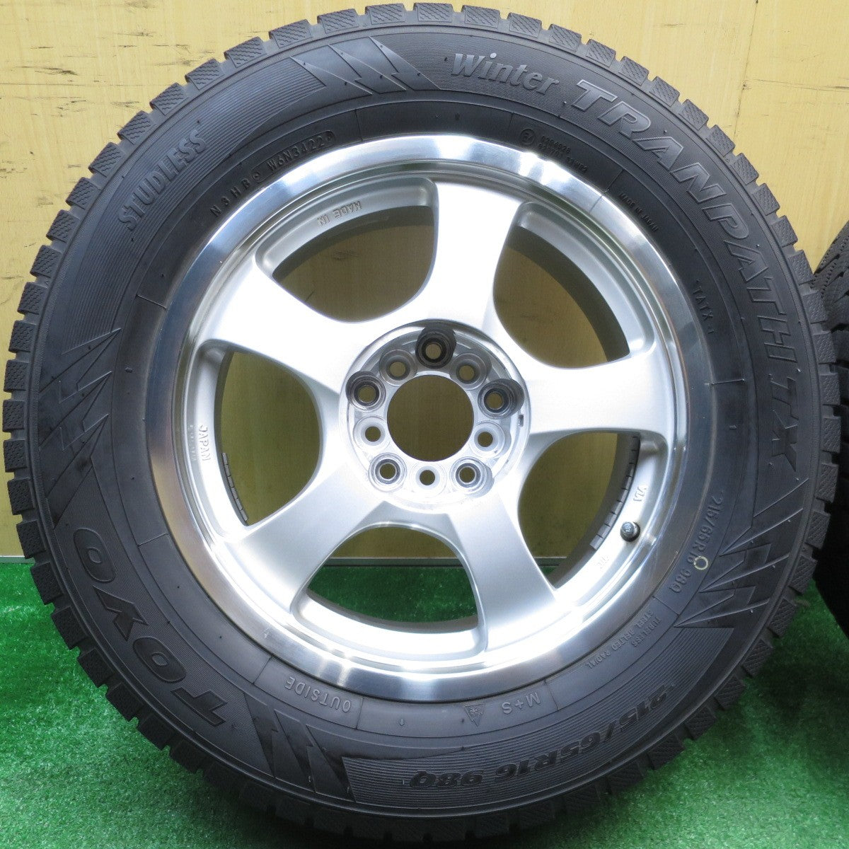 バリ溝！22年！9.5分★スタッドレス 215/65R16 トーヨー ウインター トランパス TX 社外 アルミ 16インチ PCD100 114.3/5H マルチ★5111501KKス