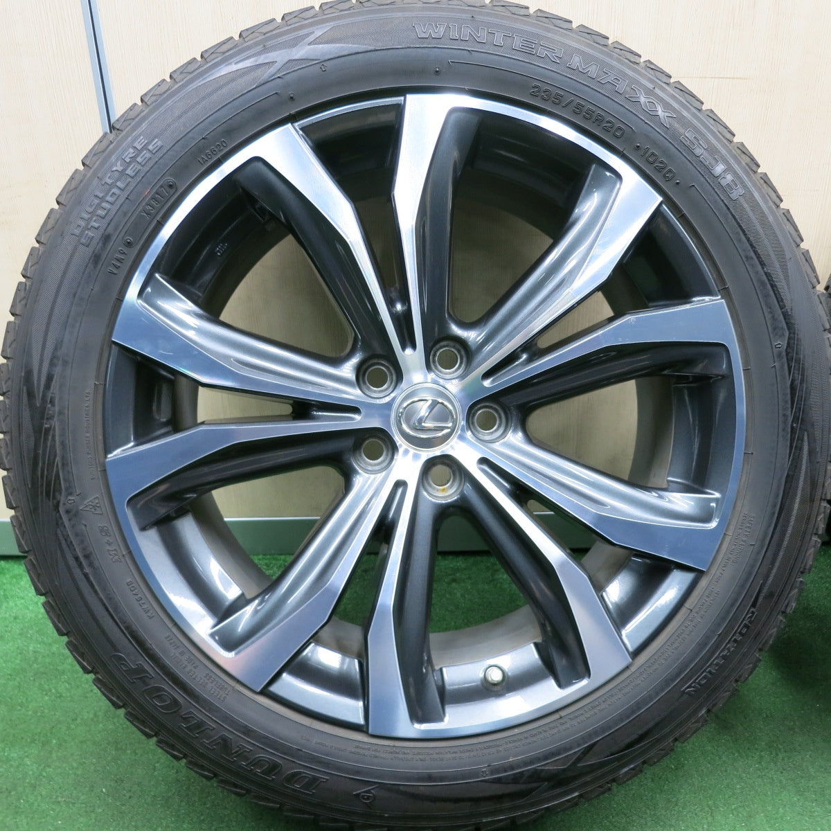 *送料無料* センサー付！バリ溝！9分★レクサス RX450h バージョンL 純正 235/55R20 スタッドレス ダンロップ ウインターマックス SJ8 PCD114.3/5H★4050507HAス