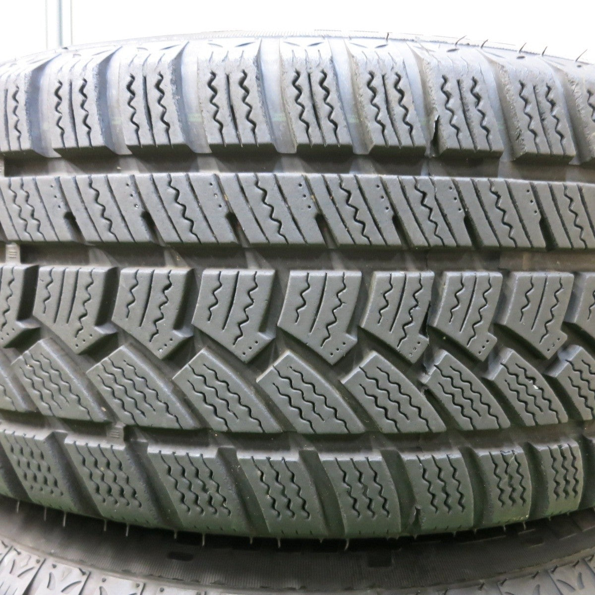 バリ溝！9.5分★ワーゲン 等 BORBET 215/60R16 スタッドレス ハイフライ Win-turi 212 ボルベット PCD112/5H★4092608SYス