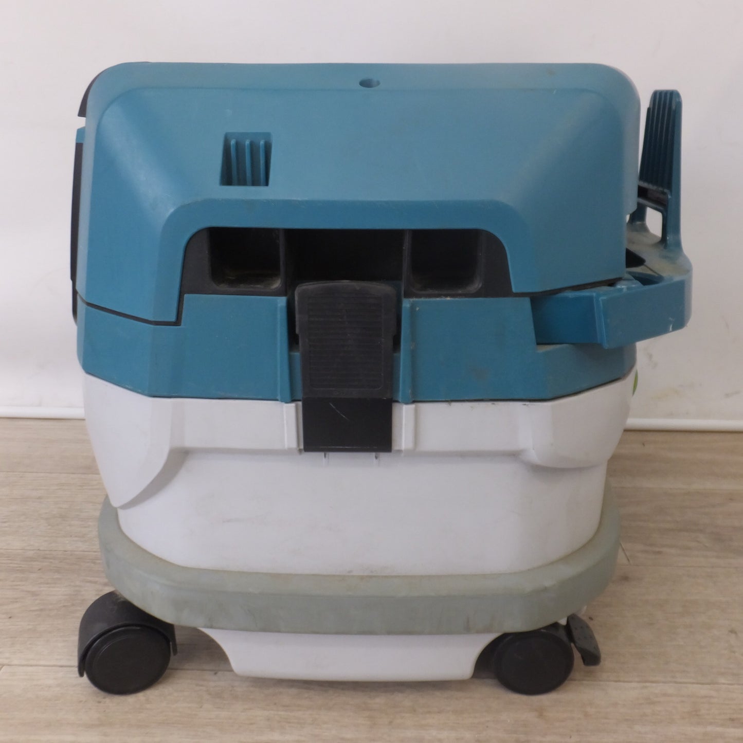 [送料無料] ★マキタ makita 乾湿両用 業務用 集じん機 VC0820　100V～ 11A 50-60Hz 1050W★