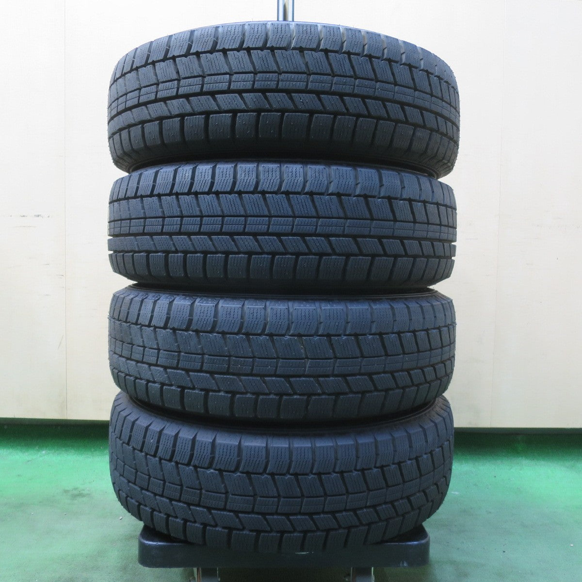 ほぼ未使用！24年！キレイ★スタッドレス 185/65R15 オートバックス ノーストレック N5 SCHNEIDER シュナイダー 15インチ PCD100/4H★6021110イス