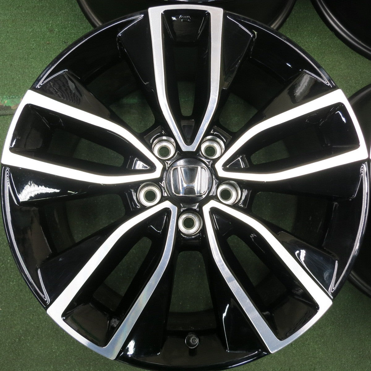 *送料無料* 新車外し★ホンダ RV ヴェゼル 純正 ホイール 18インチ 18×7.5J PCD114.3/5H★4060502HAホ