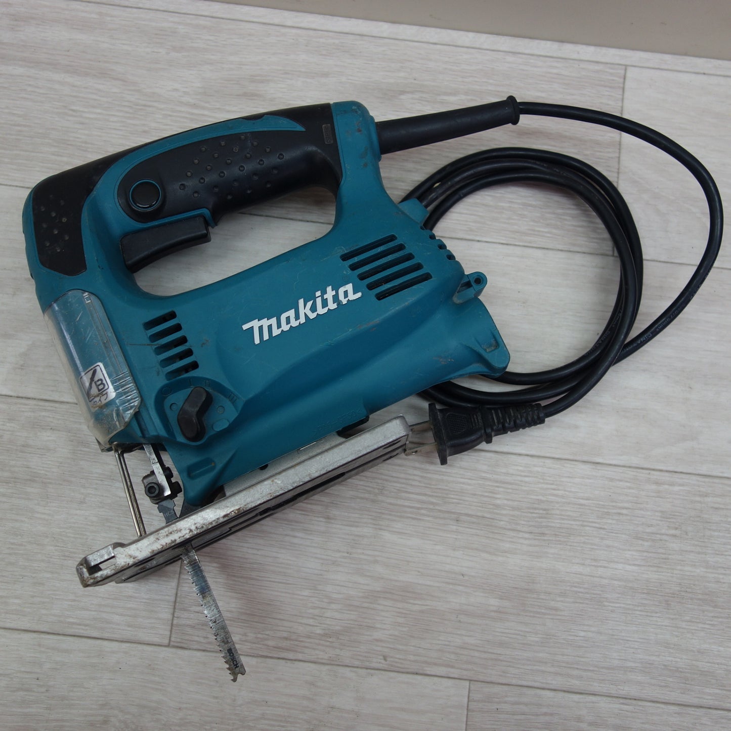 [送料無料] ☆マキタ ジグソー 4329 電動 工具 切断機 100V 電気 のこぎり ノコギリ☆