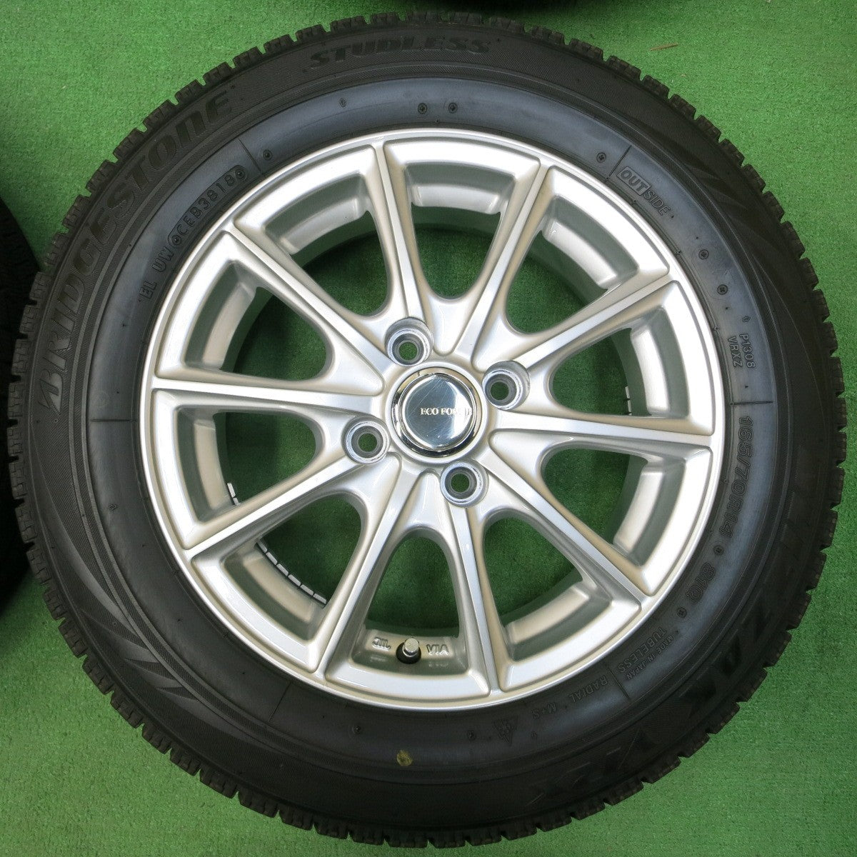 *送料無料* バリ溝！キレイ！9分★スタッドレス 165/70R14 ブリヂストン ブリザック VRX ECO FORME エコフォルム PCD100/4H★4042916イス