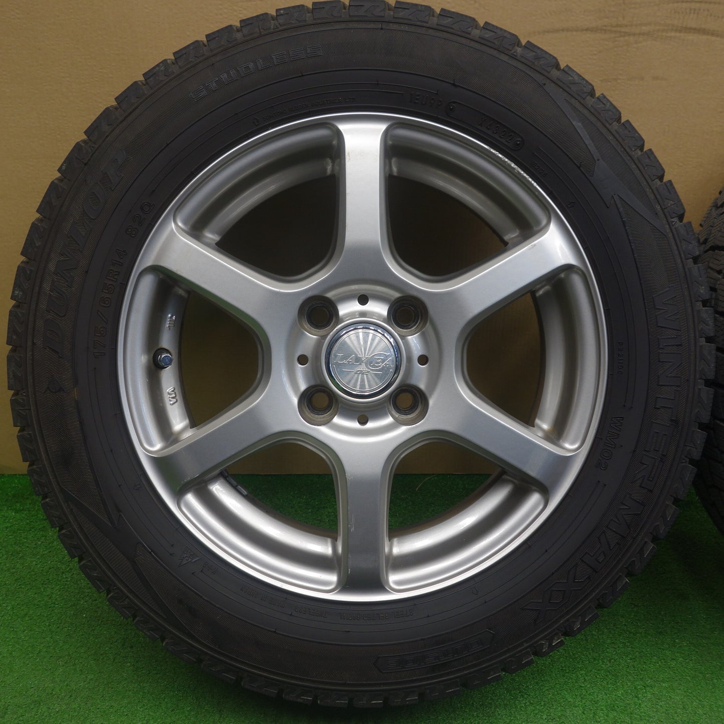 バリ溝！22年！9.5分★スタッドレス 175/65R14 ダンロップ ウインターマックス WM02 LAYCEA 02 レイシア 14インチ PCD100/4H★6040902KTス