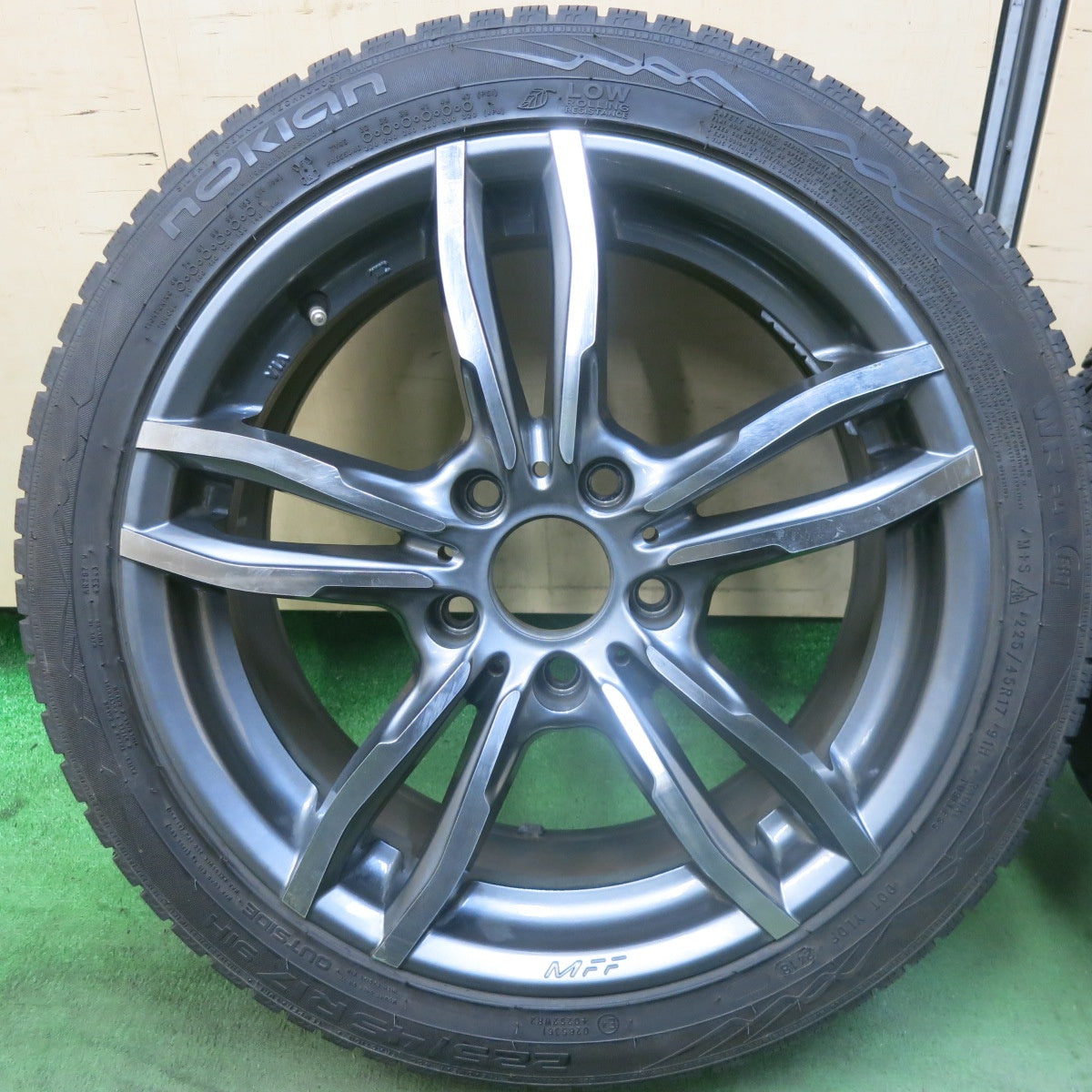 バリ溝！8.5分★BMW 等 MAK LUFT FF 225/45R17 スタッドレス ノキアン WRA4 FRT ルフト MFF 17インチ PCD120/5H★5111703SKス