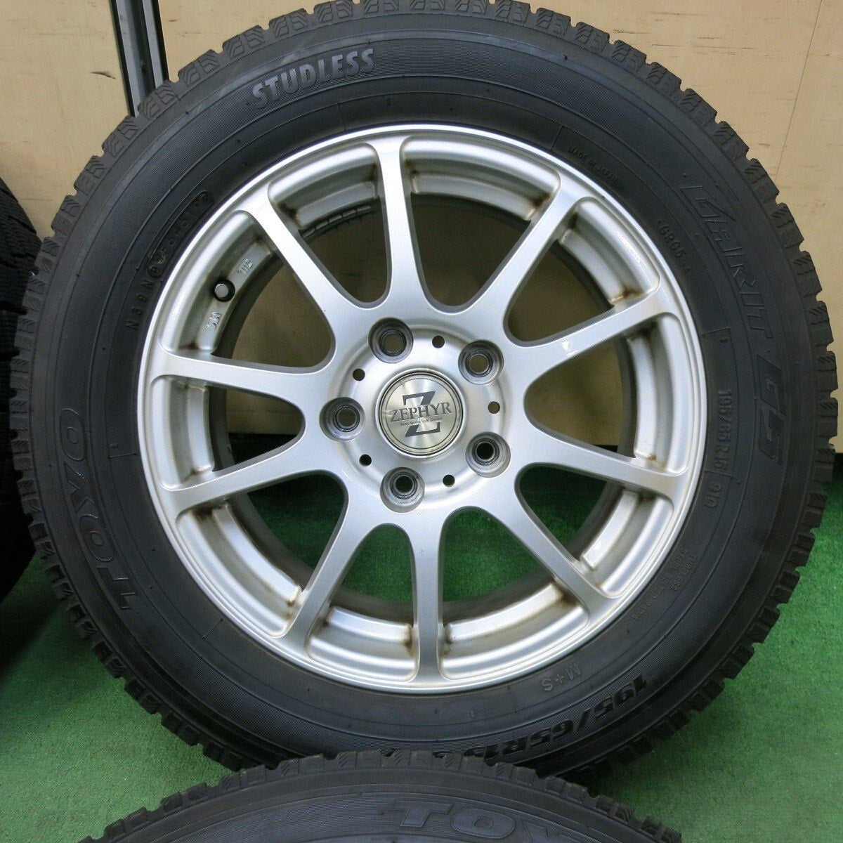 バリ溝！9.5分★スタッドレス 195/65R15 トーヨー ガリット G5 ZEPHYR ゼファー 15インチ PCD114.3/5H★4120604SYス