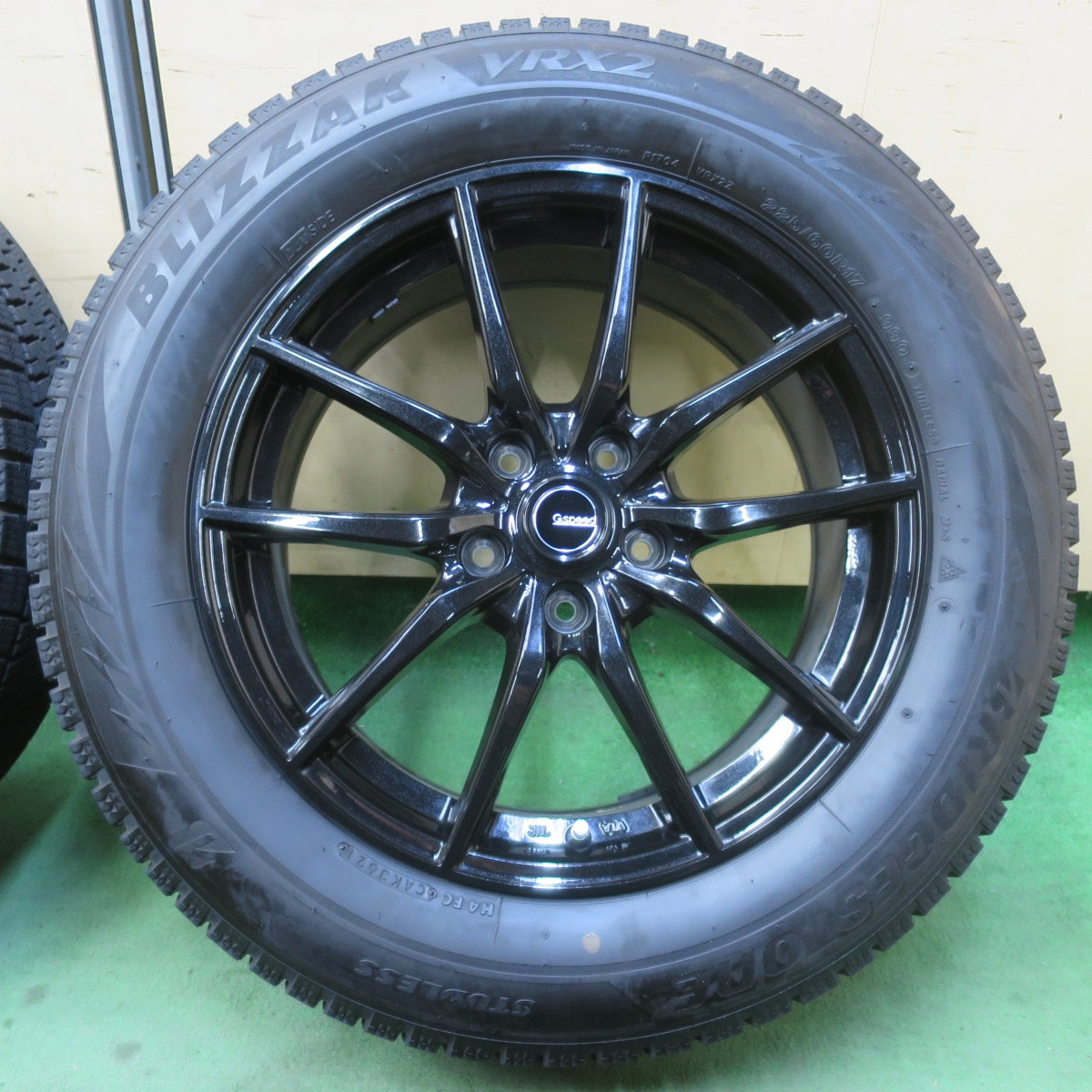 バリ溝！キレイ！ほぼ10分★スタッドレス 225/60R17 ブリヂストン ブリザック VRX2 G.speed Gスピード 17インチ PCD114.3/5H★6020504イス