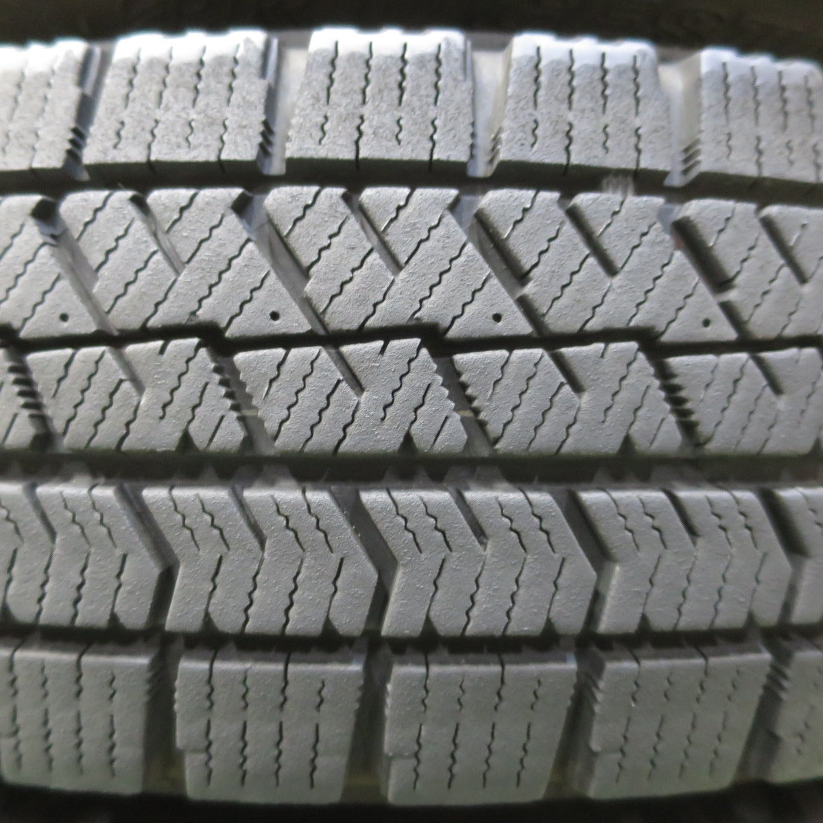 キレイ！23年★スタッドレス 145/80R13 ブリヂストン ブリザック VRX2 NIRVANA NV ニルヴァーナ ニルバーナ 13インチ PCD100/4H★6052710イス