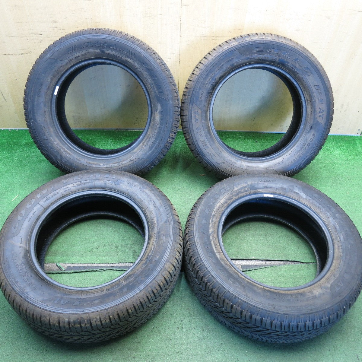 バリ溝！9.5分以上◎235/65R17 グッドイヤー イーグル F1 AT タイヤ 17インチ ジャガー Eペイス E-PACE Eペース 等◎6082607KKノタ