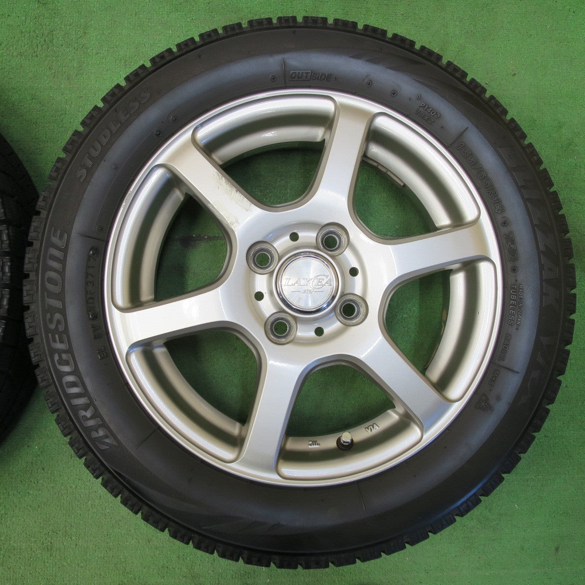 [送料無料] キレイ★スタッドレス 155/65R14 ブリヂストン ブリザック VRX LAYCEA 02 レイシア 14インチ PCD100/4H★4103007イス
