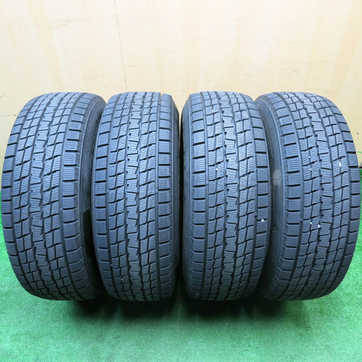 バリ溝！22年！9.5分★スタッドレス 265/70R17 グッドイヤー アイスナビ SUV SEIN ザイン 17インチ PCD139.7/6H★5103006HAス