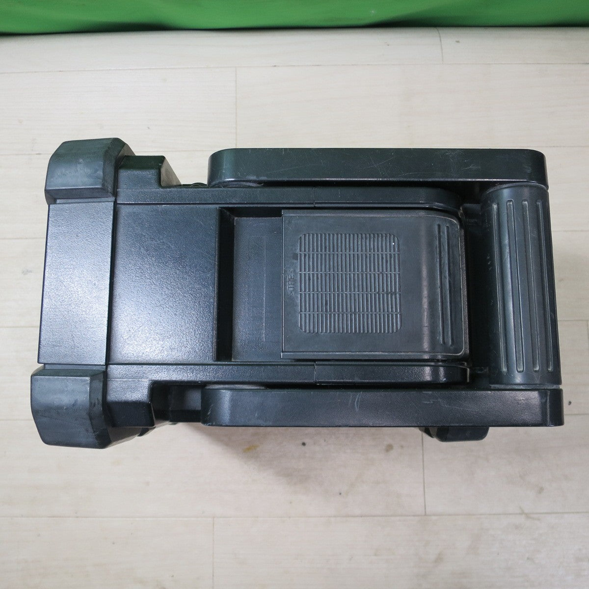 [送料無料] ☆マキタ 充電式 ラジオ MR106 Bluetooth搭載 makita コードレス 現場 作業 キャンプ 工事 等 本体のみ☆