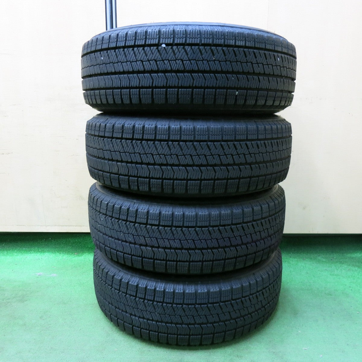 [送料無料] バリ溝！22年！キレイ！9.5分以上★トヨタ 50系 プリウス 純正 195/65R15 スタッドレス ブリヂストン ブリザック VRX2 15インチ PCD100/5H★4122707SYス