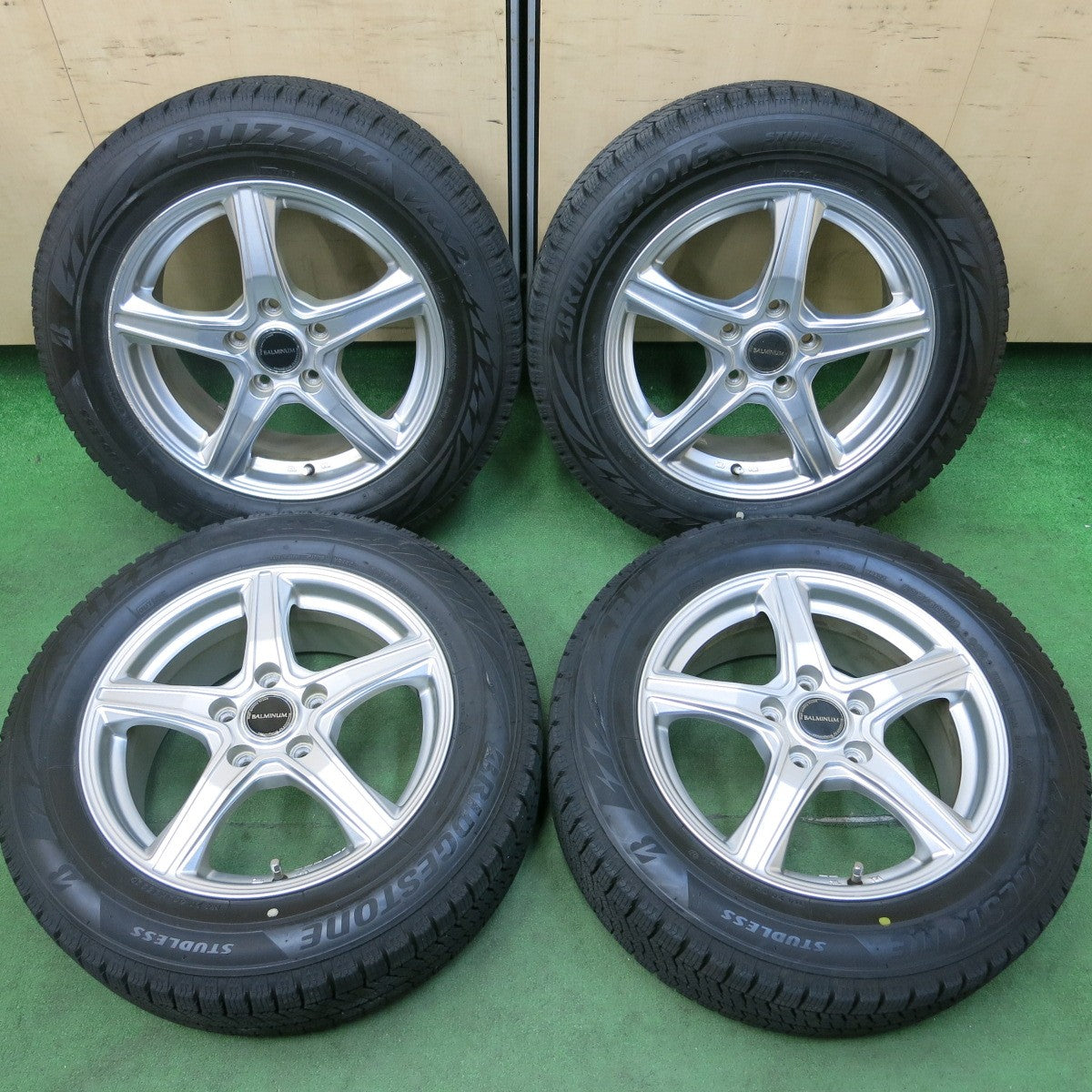 [送料無料] バリ溝！22年！キレイ！9.5分★スタッドレス 205/60R16 ブリヂストン ブリザック VRX2 BALMINUM バルミナ 16インチ PCD114.3/5H★4110811SYス