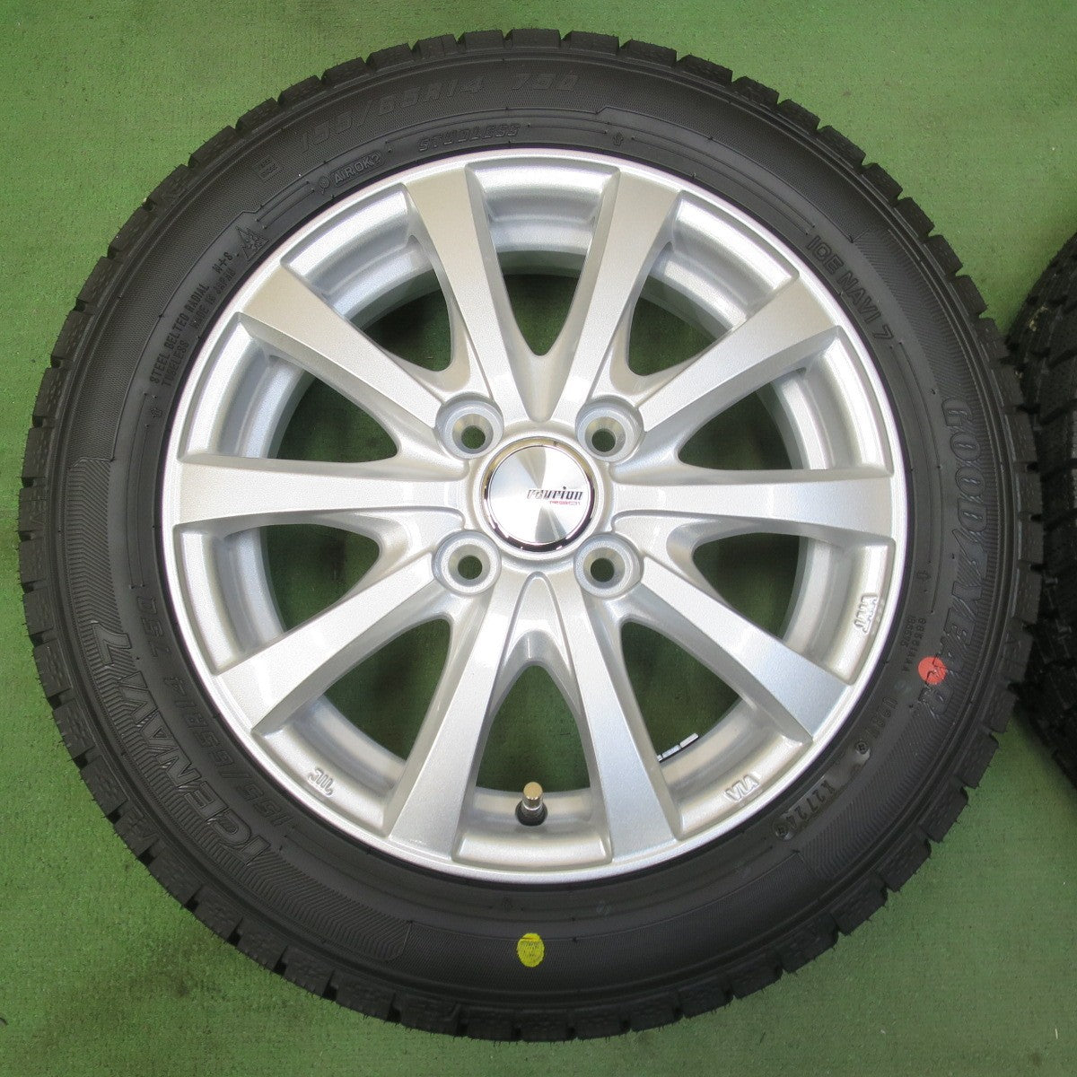 未使用！24年★スタッドレス 155/65R14 グッドイヤー アイスナビ7 ravrion RS01 ラブリオン 14インチ PCD100/4H★5102707イス