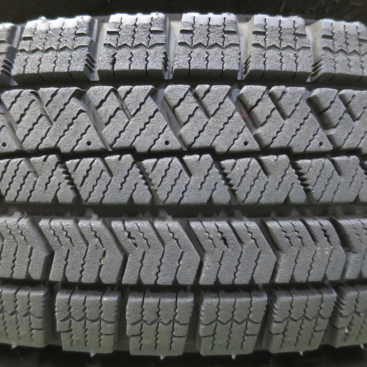 バリ溝！23年！8.5分★スズキ ワゴンR 純正 スチール 145/80R13 スタッドレス ブリヂストン ブリザック VRX2 13インチ PCD100/4H★6043018イス