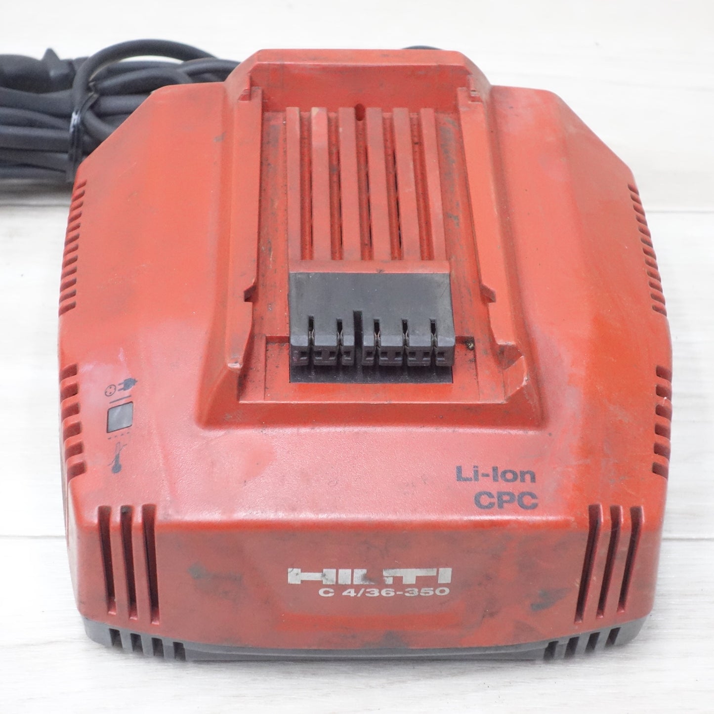 [送料無料] バッテリー2個！付属品付き◆HILTI ヒルティ 充電式 レシプロソー WSR36-A 01 電動 工具 セーバーソー セーバソー 充電器 C4/36-350◆