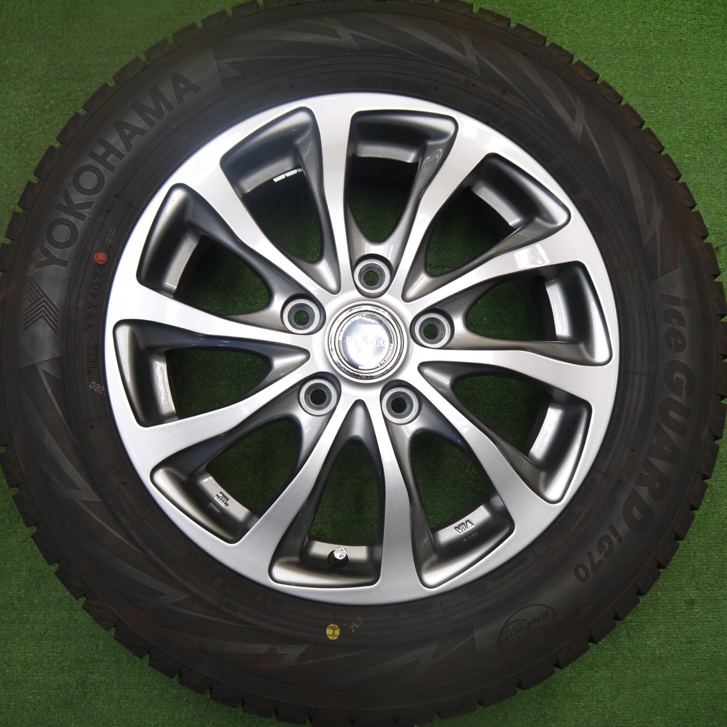 [送料無料] バリ溝！24年！キレイ！ほぼ10分★スタッドレス 185/65R15 ヨコハマ アイスガード iG70 BALMINUM バルミナ 15インチ PCD114.3/5H★5032409Hス