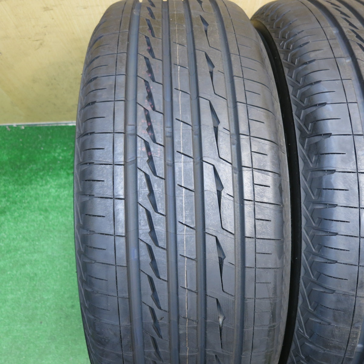 未使用！22年◎225/60R17 ブリヂストン アレンザ LX100 タイヤ 17インチ エクストレイル XV フォレスター アルファード 等◎6100204KKノタ