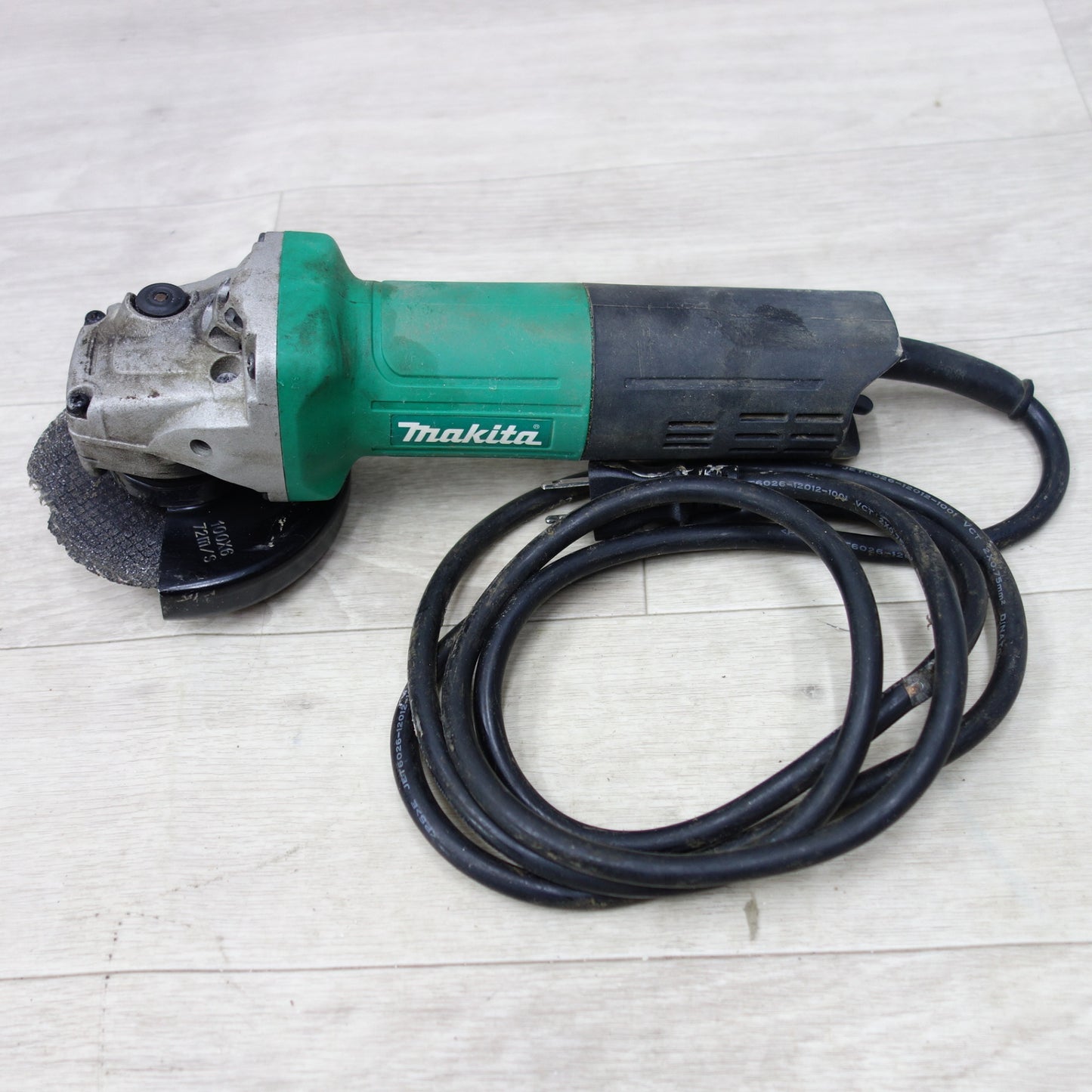 [送料無料] 付属品付き◆マキタ 100mm ディスク グラインダ 100V M965 外箱付き 研削 研磨 切断 電動 工具◆